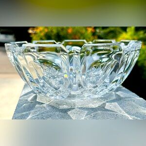 VTG. BOHEMIAN CZECH LEAD CRYSTAL THICK HEAVY SHIELD & TEARDROP DESIGN 8.5” BOWL